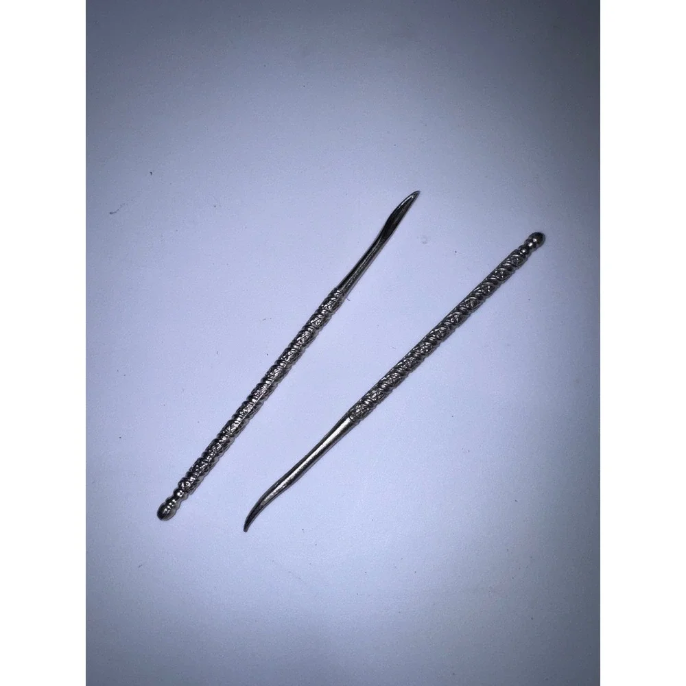 Vintage Silver Tone‎ Embossed Scroll Nut Picks Set of 2 Seafood Tools Victorian